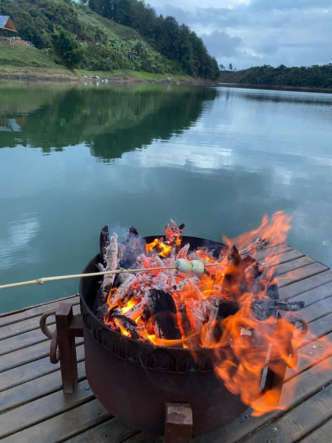 מלון Celeste Glamping Guatapé מראה חיצוני תמונה